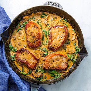 (KE) Garlic Pork Chop w/ Red Cream Sauce (NEW)